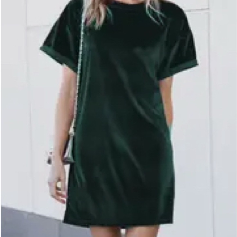 Elegant Teal Velvet Dress (color of dress is in 2nd pic)